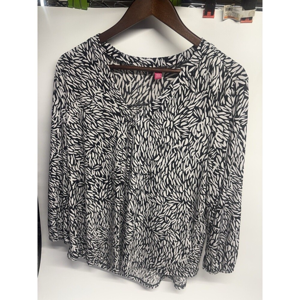 Vince Camuto Top Womens L Black White Geometric Blouse Knit Pullover V-Neck